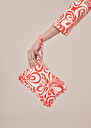 Pochette Sabrina écrue à motif graphique corail Anis, Corail, Horizon, Mimosa, Nocturne, Noir TARA JARMON